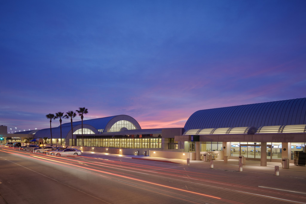 Shuttle-Service-to-John-Wayne-Airport